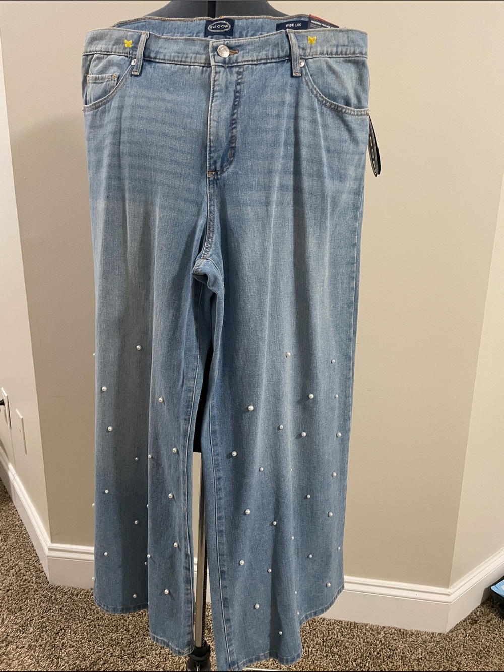 Pearl-Embellished Light Blue Wide-Leg Jeans